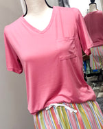 Highlands V-neck Pocket Tee - Pink