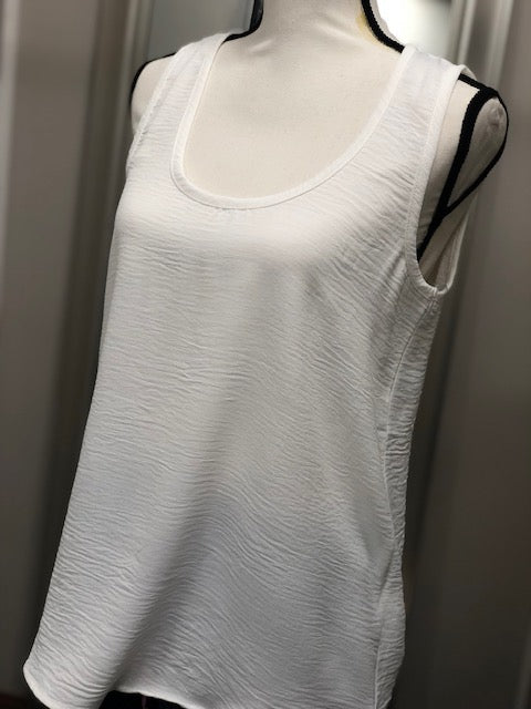 Airflow Scoop Neck Tank - White