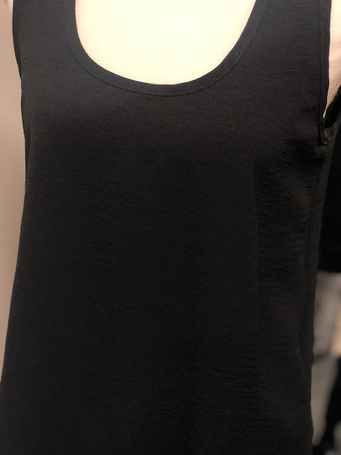 Airflow Scoop Neck Tank - Black